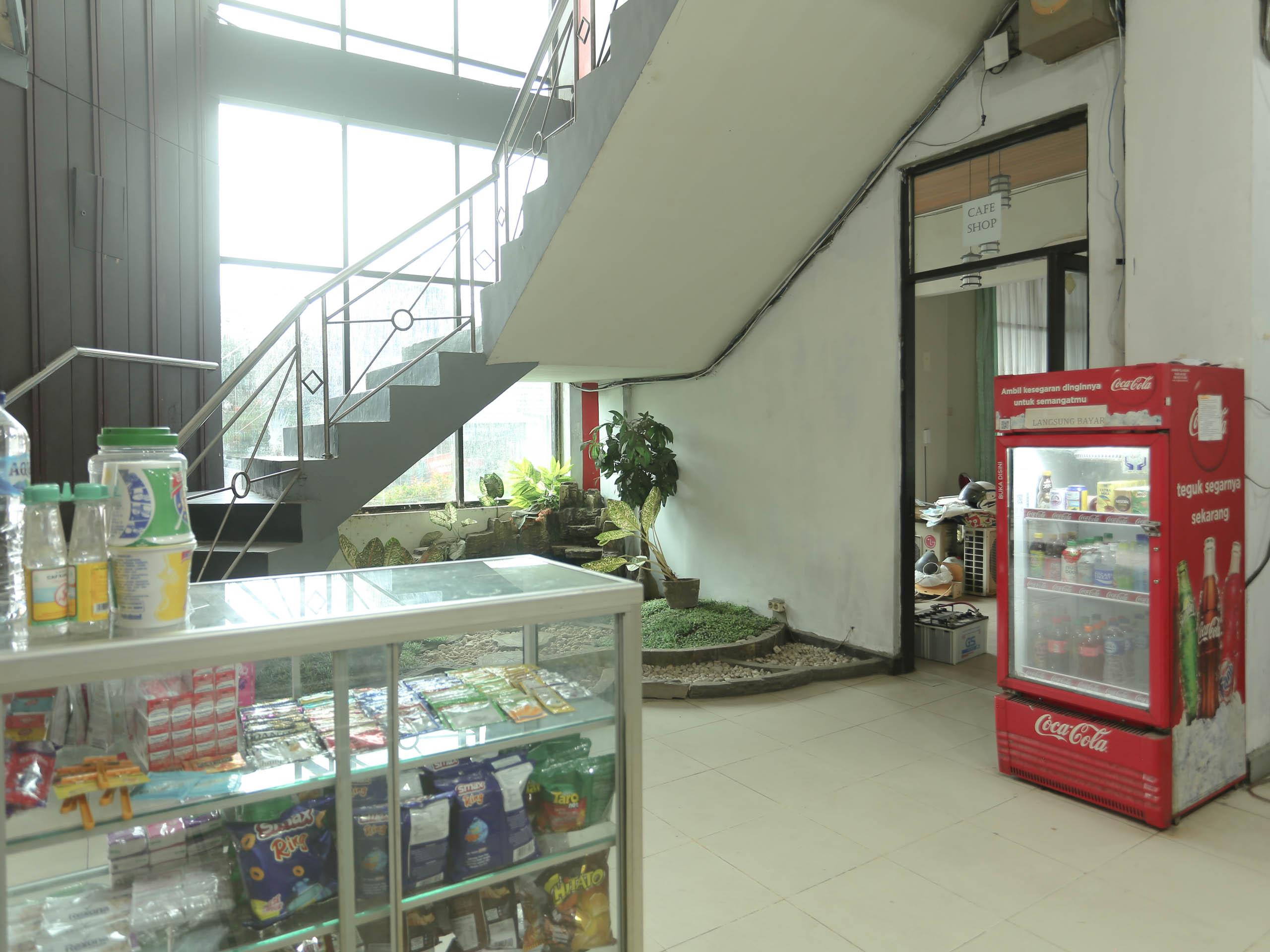 Urbanview Hotel Kharisma Banjarmasin Banjarmasin  Exterior foto
